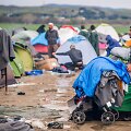 Pabėgėliai ir migrantai stovykloje Idomenyje