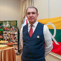 Arvydas Juozaitis laukia rinkimų rezultatų savo &scaron;tabe