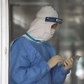 Internete gausu melagingų patarimų, kaip kovoti su naujuoju koronavirusu