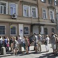 Rusų turistai Sankt Peterburge laukia prie bankrutavusios firmos