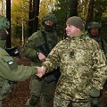 Ukrainos kariuomenės vyriausiasis puskarininkis lanko Lietuvoje rengiamus Ukrainos karius