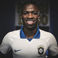 Vinicius Jr. pristatė baltą Brazilijos rinktinės aprangą.