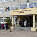 Vilniaus Aleksandro Pu&scaron;kino mokyklos moksleiviai sodino ąžuoliukus
