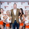 Darius Songaila ir &bdquo;Hooters&ldquo; padavėjos