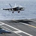 &bdquo;F/A-18 Super Hornet&ldquo;  leidžiasi ant &bdquo;USS Ronald Reagan&ldquo; denio Pietų Kinijos jūroje