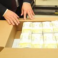 Į Vilnių atvežta euro banknotų siunta