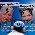 Sugadintas AfD rinkiminis plakatas, kuriame - A.Gaulandas ir A.Weidel