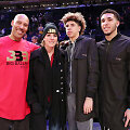 LaVaras Ballas ir Tina Ball su sūnumis LaMelo Ballu ir LiAngelo Ballu