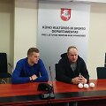 Dovydas Neverauskas ir Lietuvos beisbolo rinktinės treneris Virmidas Neverauskas