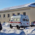 Medikų automobilis prie ypatingojo režimo pataisos darbų kolonijos nr.3 Charpe, kur mirė Aleksejus Navalnas 