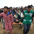 Tūkstančiai Gazos Ruožo gyventojų dalyvauja proteste prie Izraelio sienos