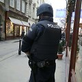 Vienos centre pa&scaron;auti du asmenys