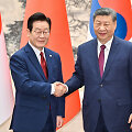 Lee Jae Myungas su Xi Jinpingu /  / AP