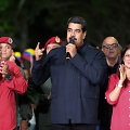 Nicolas Maduro skelbia triu&scaron;kinamą pergalę Venesuelos regionų rinkimuose