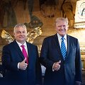 Vengrijos ministras pirmininkas Viktoras Orbanas pozuoja su Donaldu Trumpu / HANDOUT / AFP