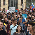 Rusai gatvės protestus papildė ir protesto balsais