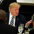 Donaldas Trumpas Baltuosiuose rūmuose surengė savo pirmąją iftaro vakarienę