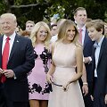 Donaldas Trumpas su žmona Melania Trump ir sūnumi Barronu
