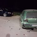 Raudondvaryje &bdquo;VW Passt&ldquo; apgadino du automobilius ir nuvažiavo