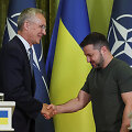 NATO vadovas Jensas Stoltenbergas ir Ukrainos prezidentas Volodymyras Zelenskis