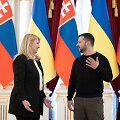 Slovakijos vadovė Zuzana Čaputova ir Ukrainos prezidentas Volodymyras Zelenskis Kyjive