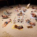 Rugilės Barzdžiukaitės, Vaivos Grainytės, Linos Lapelytės opera-performansas &bdquo;Saulė ir jūra&ldquo;, Albany teatre, Londonas, 2022. 