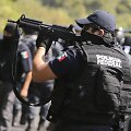 Dingusių studentų ie&scaron;kojo Meksikos policija