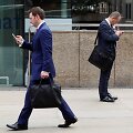 Telefonų ekranai užvaldę Londono gyventojus