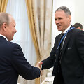 Kremliuje Vladimiras Putinas sukvietė legendinius futbolininkus ir FIFA prezidentą G.Infantino.