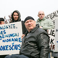 Lietuvos socialinėse įmonėse dirbantys neįgalieji surengė įspėjamąjį mitingą prie Seimo