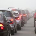Antradienio rytas rūko apgaubtame Vilniuje prasidėjo didžiulėmis spūstimis