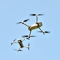 Dronas žmogaus darbą atlieka saugiau, greičiau, o svarbiausia, nebereikia rizikuoti gyvybe