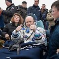 Beveik metus kosmose praleidę TKS nariai sėkmingai grįžo į Žemę