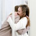 Įkalintos baltarusių žurnalistės Darja Čulcova ir Kaciaryna Bachvalava