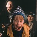 Scenos i&scaron; filmų &bdquo;Vienas namuose&ldquo; ir &bdquo;Vienas namuose 2: pasiklydęs Niujorke&ldquo;