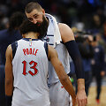 Jordanas Poole'as ir Jonas Valančiūnas