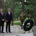 Izraelio ir Lietuvos užsienio reikalų ministrai Gideonas Saaras ir Kęstutis Budrys Panerių memoriale