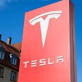 &bdquo;Tesla&ldquo; stendas Vokietijoje. 123rf nuotrauka.