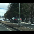 Dviračių taku skriejantis BMW