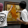 Londone klimato aktyvistės apipylė Vincento van Gogho &scaron;edevrą žirnių sriuba