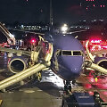 I&scaron; skubiai nusileidusio &bdquo;Southwest Airlines&ldquo; lėktuvo keleiviai turėjo &scaron;okti nuo sparno