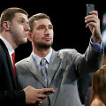 Vasilije Micičius (de&scaron;inėje) 2014-aisiais pateko į NBA