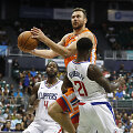 Donatas Motiejūnas įmetė 29 ta&scaron;kus į &bdquo;Los Angeles Clippers&ldquo; krep&scaron;į.