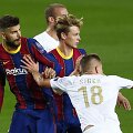 Gerardas Pique ir Frenkie de Jongas