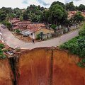 Brazilijos Buritikupu mieste atsiveria didžiulės smegduobės
