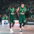 Kendrickas Nunnas, Kostas Sloukas