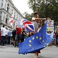 Didžiosios Britanijos gatves užplūdo protestuotojai
