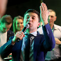Volodymyro Zelenskio komanda ir žurnalistai laukia rezultatų