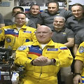 Rusijos kosmonautai atvyko į Tarptautinę kosminę stotį geltonais kostiumais