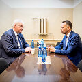 Andrijus Sybiha, Maxime'as Prevotas